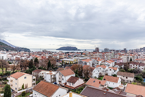 Apartments in a newly built building in the center of Budva — photo 3